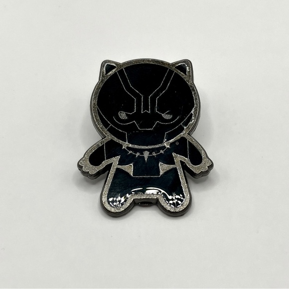 Marvel Disney Chibi Black Panther Pin - Picture 1 of 5